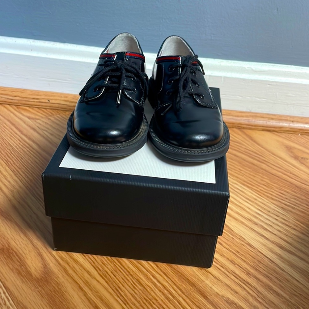 Like New Gucci Leather Dress Shoe
